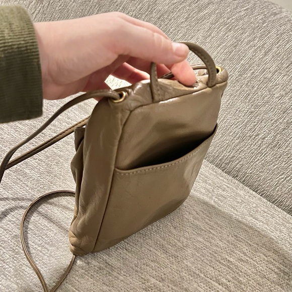 Lambskin Leather Tan Colored Pickpocket Proof Crossbody Bag by D'Onfrio - Picture 4 of 9